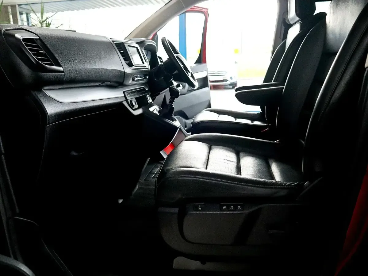 Used Peugeot Traveller Allure 2020 Amber red MPV