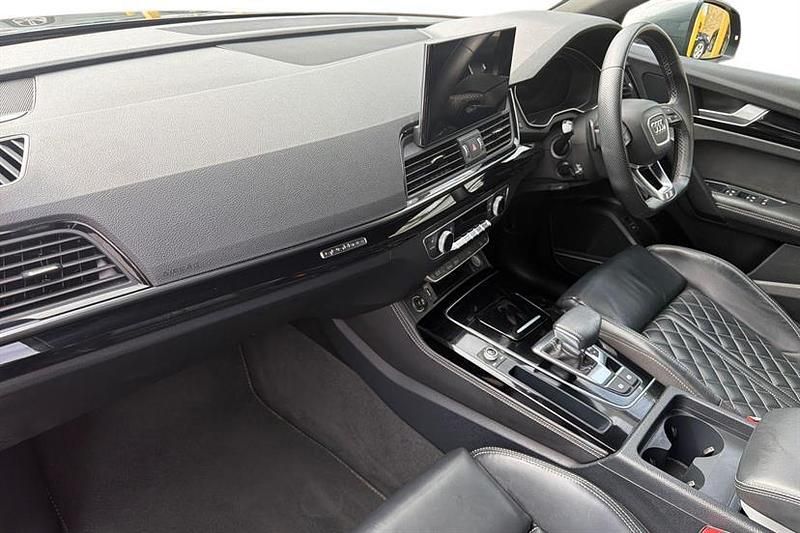 Used Audi Q5 Comfort 204 HP (150 kW) 2022 Daytona grey SUV