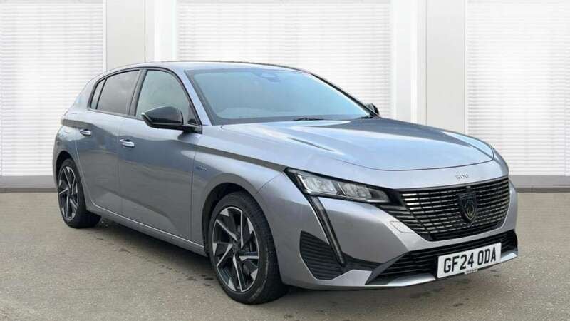 Cumulus grey Used 2024 Peugeot 308 Allure Estate | £20,159 (Super price) - Image 1/4