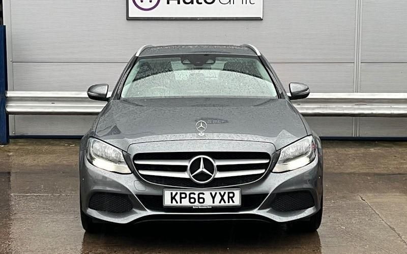 Used Mercedes C220 Executive 170 HP (125 kW) 2016 Grey Estate