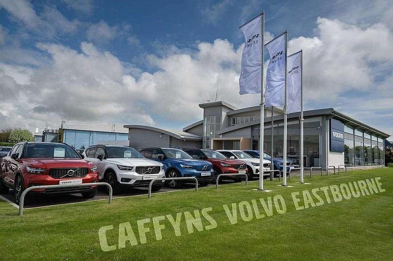 Green Used 2023 Volvo XC40 Plus SUV | £33,450 (A bit pricey) - Image 1/2