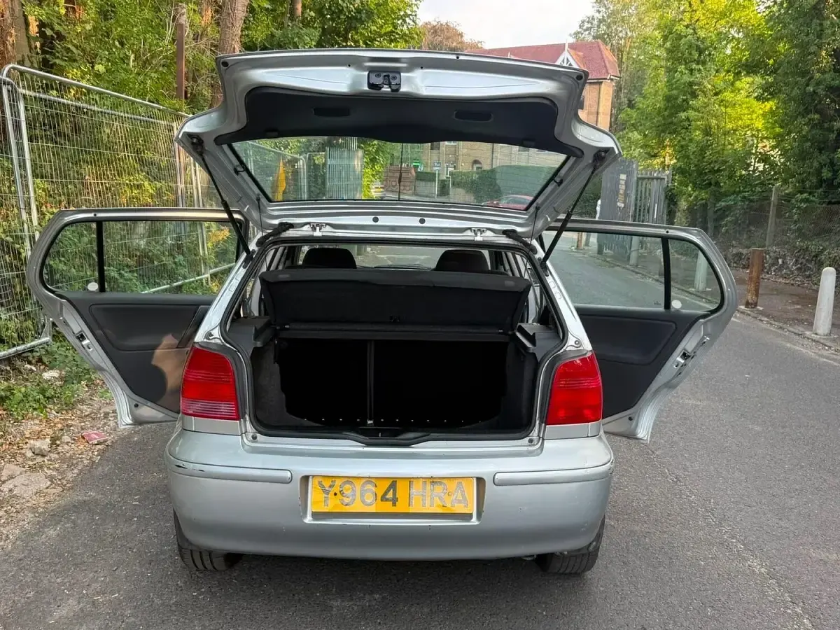Used VW Polo SE 75 HP (55 kW) 2001 Silver Hatchback