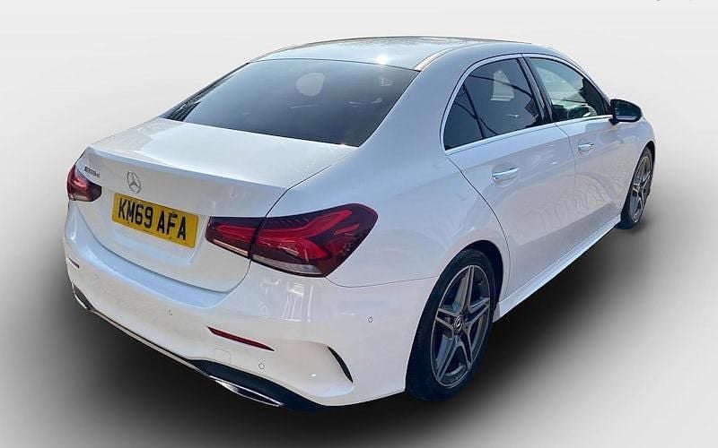 Used Mercedes A180 AMG Line Premium 116 HP (85 kW) 2019 White Sedan