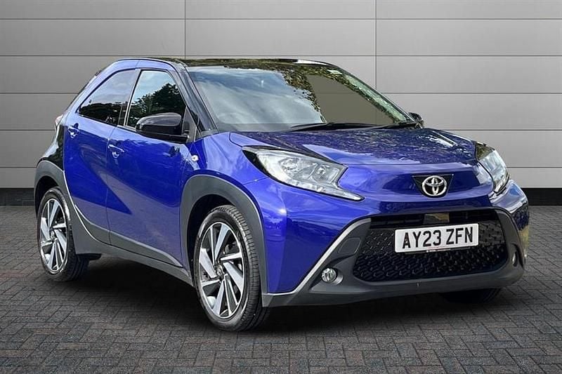 Juniper blue with black Used 2023 Toyota Aygo Hatchback | £13,550 (Fair price) - Image 1/4