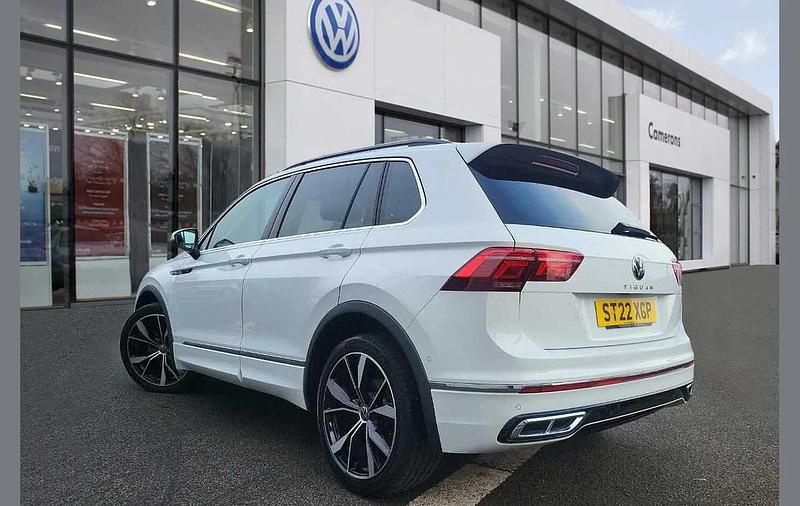 Usado VW Tiguan R-line 150 HP (110 kW) 2022 Branco SUV