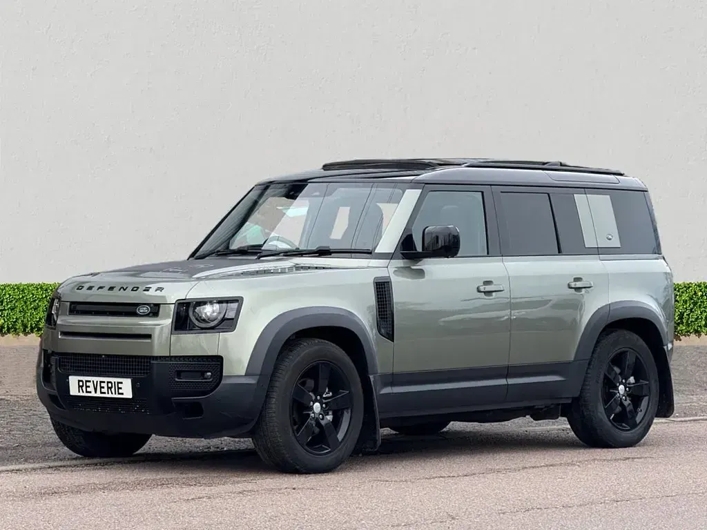 Usado Land Rover Defender First Edition 240 HP (176 kW) 2020 Verde SUV
