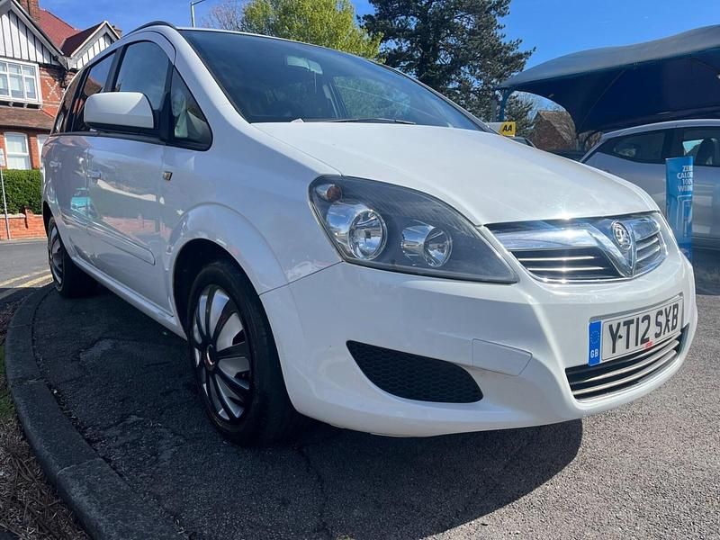 Used Vauxhall Zafira 115 HP (84 kW) 2012 White MPV