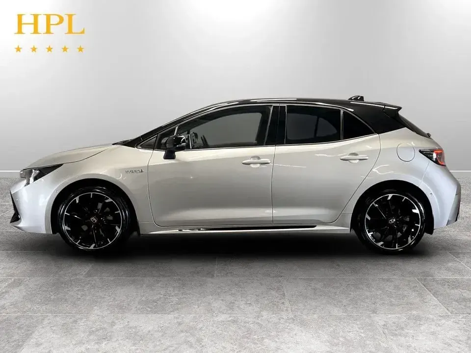 Used Toyota Corolla Sport 184 HP (135 kW) 2020 Silver Hatchback