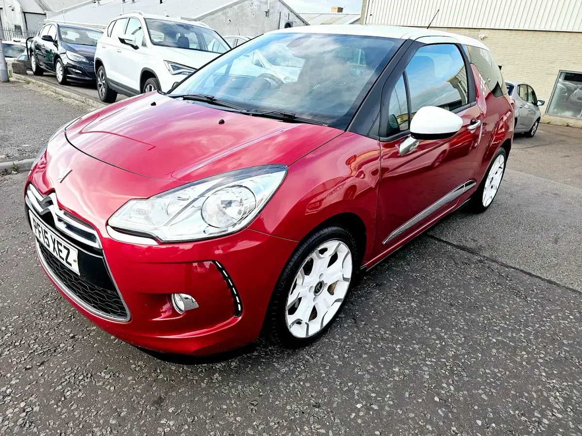 Used Citroën DS3 90 HP (66 kW) 2015 Red Hatchback