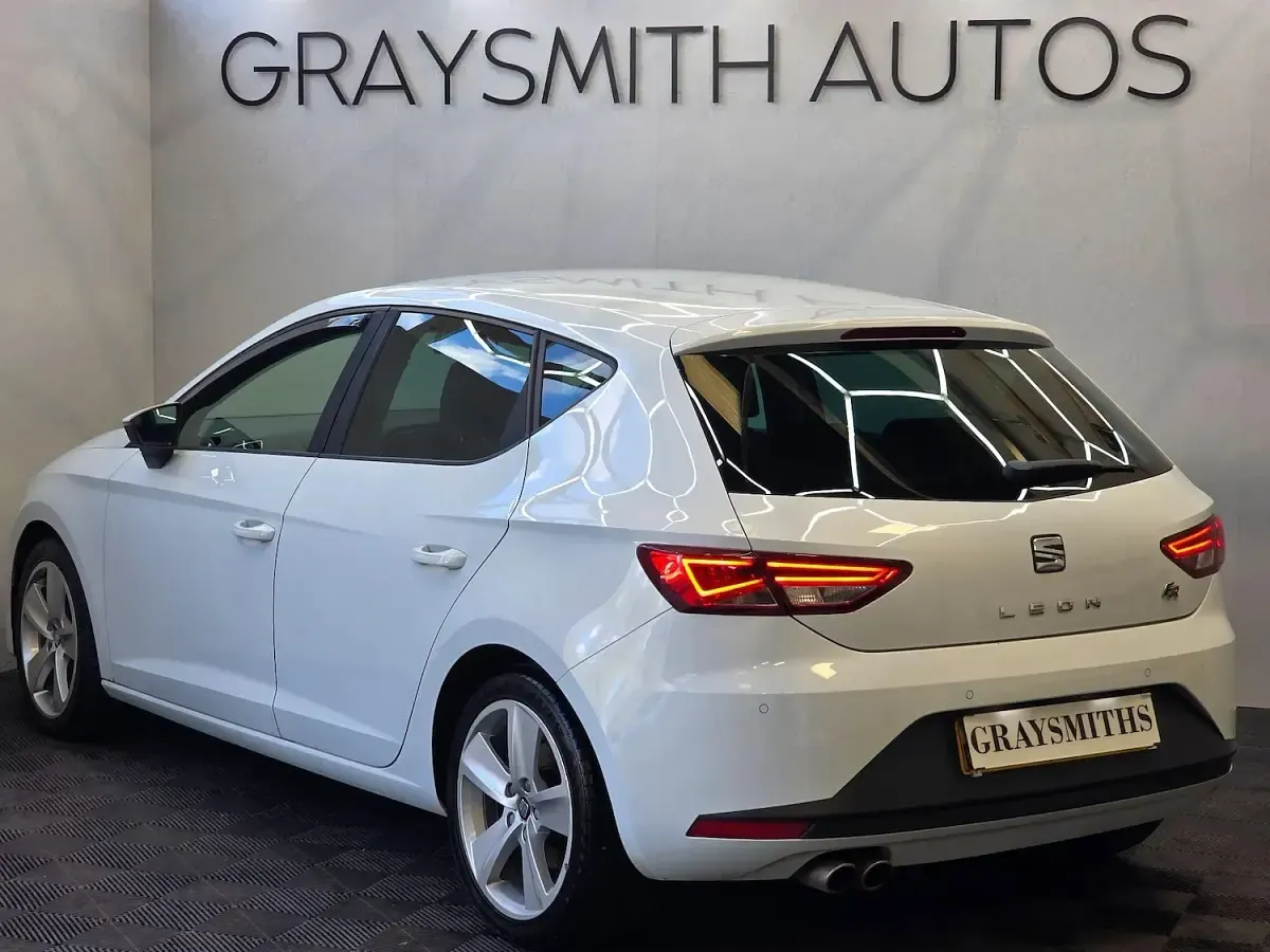 Used Seat Leon FR 184 HP (135 kW) 2013 White Hatchback