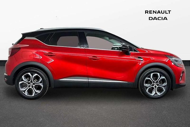 Used Renault Captur Techno 143 HP (105 kW) 2023 Flame red  SUV
