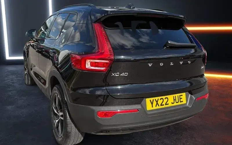 Used Volvo XC40 R-Design 197 HP (144 kW) 2021 SUV