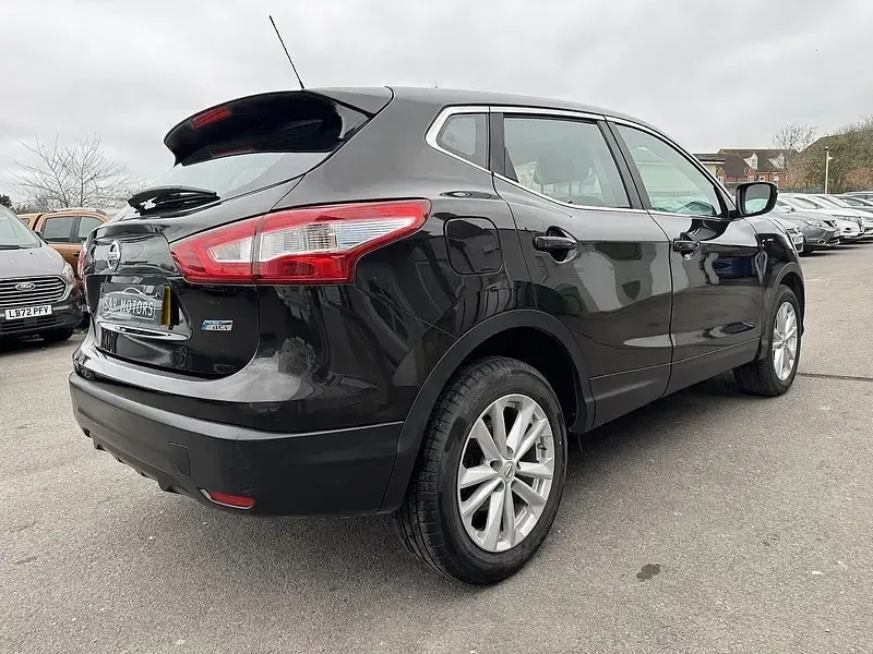 Używany Nissan Qashqai Acenta 2014 Czarny SUV