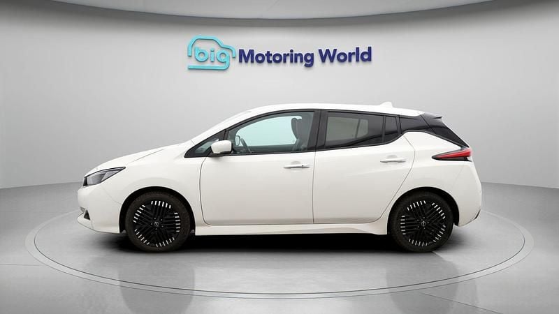 Used Nissan Leaf Tekna 110 kW (150 HP) 2024 White Hatchback