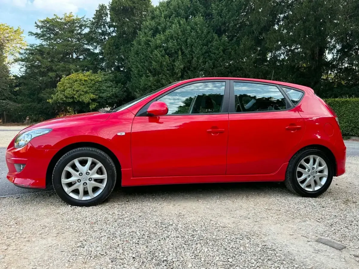 Used Hyundai i30 Comfort 124 HP (91 kW) 2010 Red Hatchback