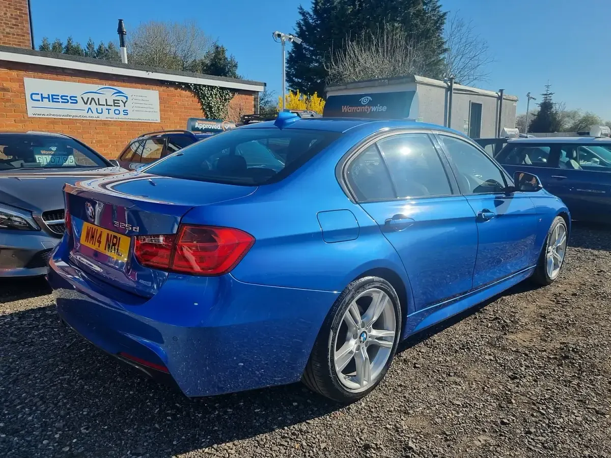 Begagnad BMW 325 M Sport 218 HK (160 kW) 2014 Blå Sedan