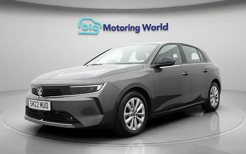 Used Vauxhall Astra Design Edition 131 HP (96 kW) 2025 Hatchback