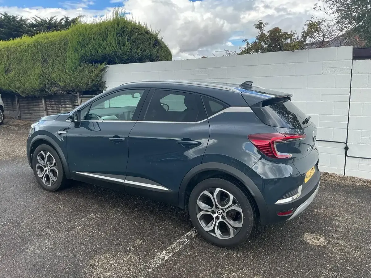 Used Renault Captur Techno 143 HP (105 kW) 2023 Blue SUV