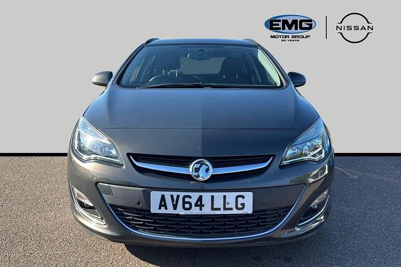 Used Vauxhall Astra SRi 165 HP (121 kW) 2014 Grey Estate
