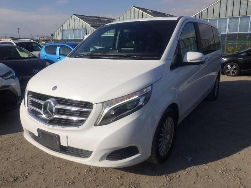 Used Mercedes V220 SE 163 HP (119 kW) 2015 White MPV
