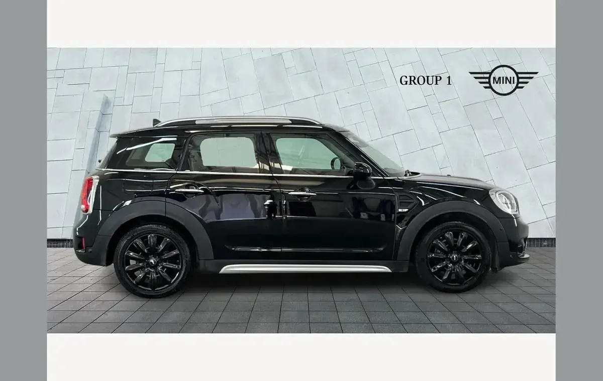 Used Mini Cooper Countryman Classic 134 HP (98 kW) 2019 Black SUV