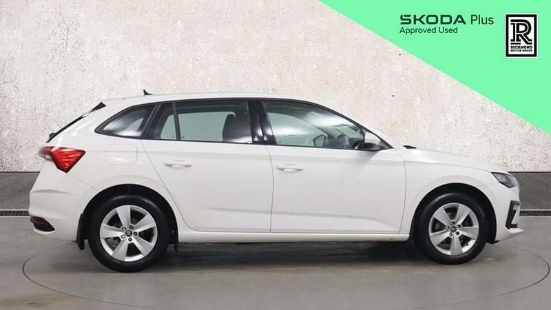 Used Skoda Scala SE 116 HP (85 kW) 2025 White Hatchback