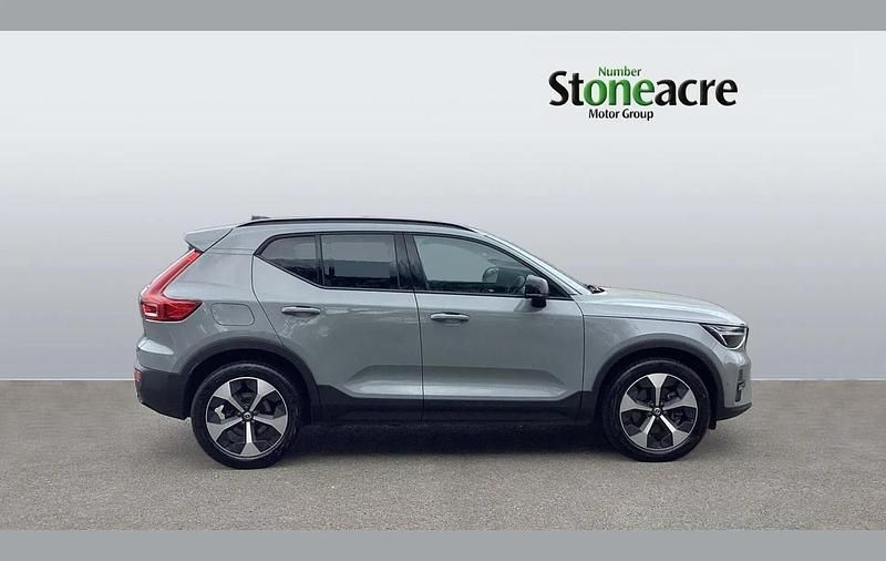 New Volvo XC40 Plus 161 HP (118 kW) 2026 Grey SUV