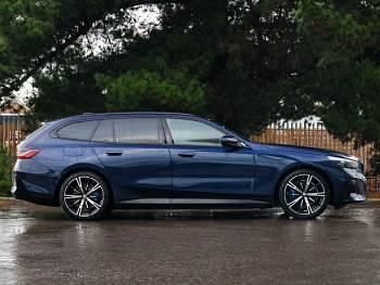 New BMW i5 M Sport 250 kW (340 HP) 2025 Blue Estate