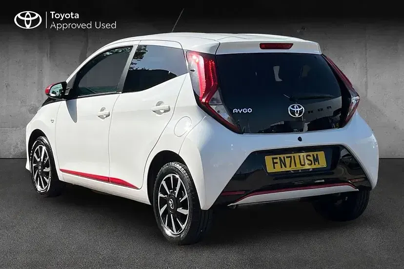 Used Toyota Aygo Trend 72 HP (52 kW) 2021 White Hatchback