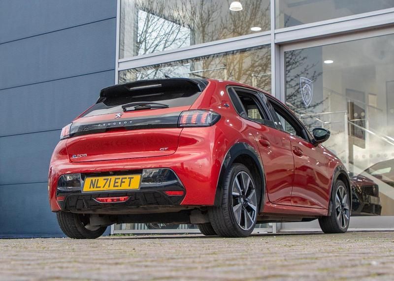 Used Peugeot e-208 Premium 98 kW (134 HP) 2021 Red Hatchback