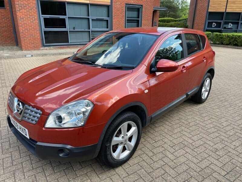 Orange Used 2009 Nissan Qashqai Acenta SUV | £3,450 (Fair price) - Image 1/4