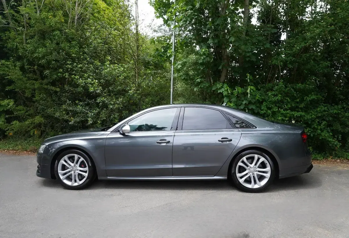 Used Audi S8 Comfort 520 HP (382 kW) 2016 Grey Sedan