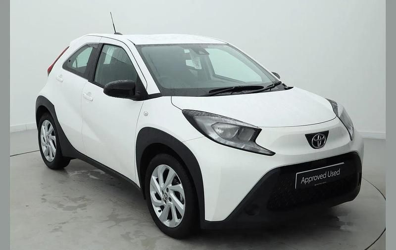 White Used 2023 Toyota Aygo X PURE SUV | £12,799 - Image 1/4