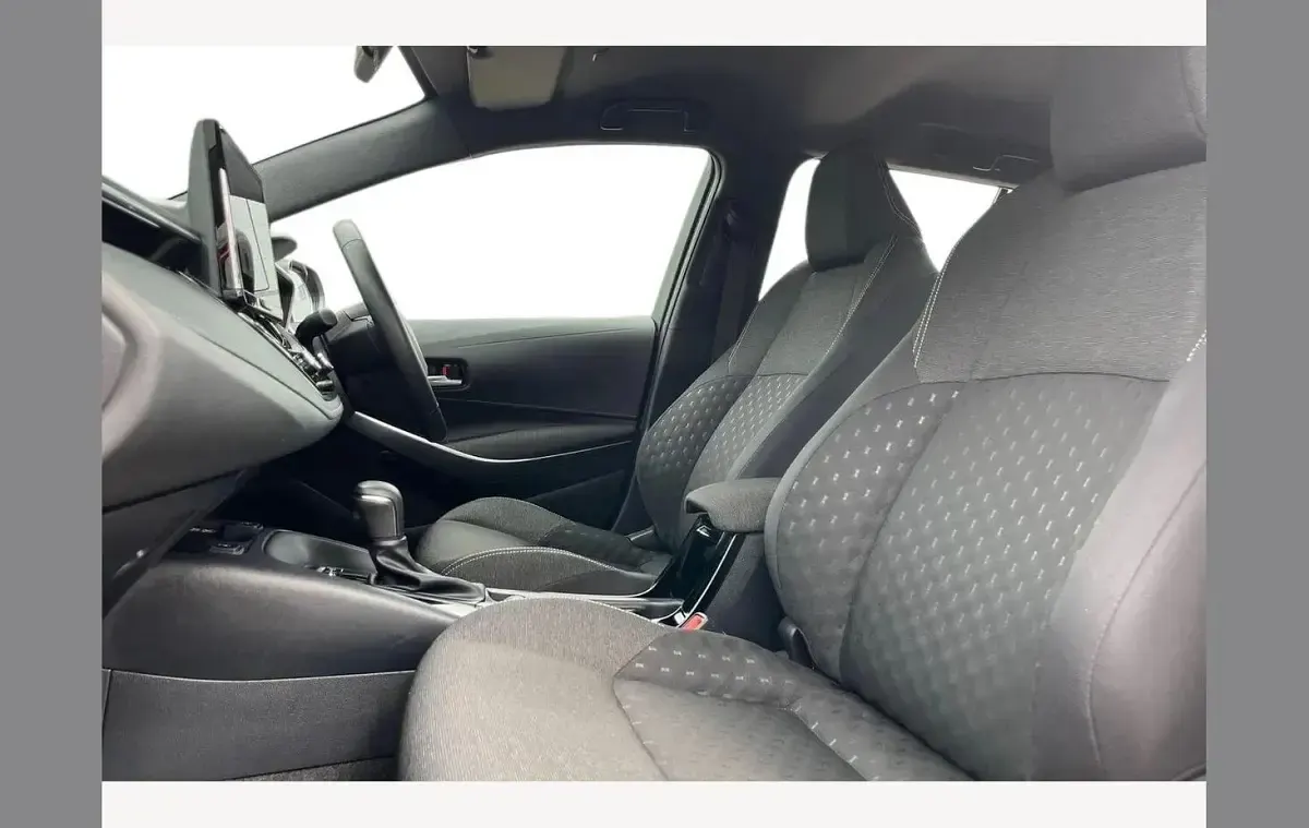 Used Toyota Corolla 140 HP (102 kW) 2025 Red Estate