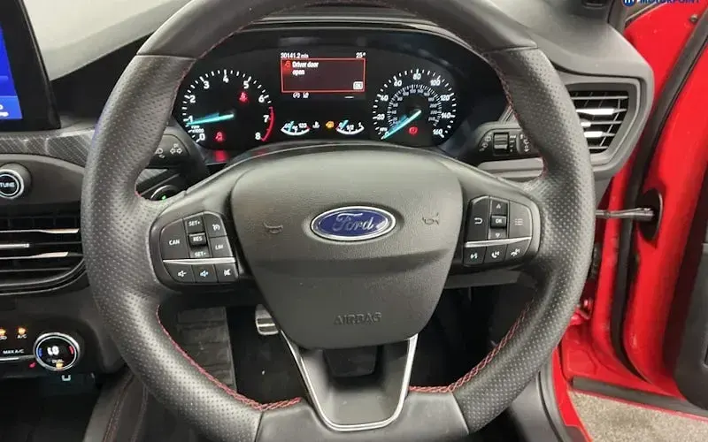 Used Ford Focus ST-Line X 182 HP (133 kW) 2020 Red Hatchback