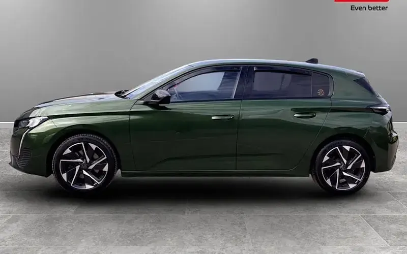 Used Peugeot 308 Allure Premium 131 HP (96 kW) 2023 Green Hatchback