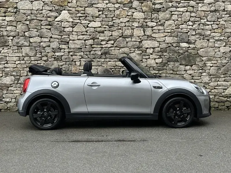 Begagnad Mini Cooper S Cabriolet Classic 175 HK (128 kW) 2024 Silver Cab