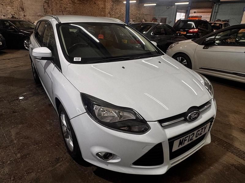 White Used 2012 Ford Focus Zetec Estate | £4,490 (Fair price) - Image 1/4