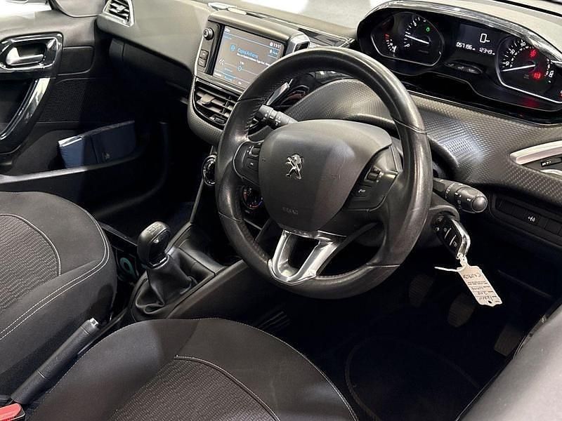 Used Peugeot 208 Active 2019 White Hatchback