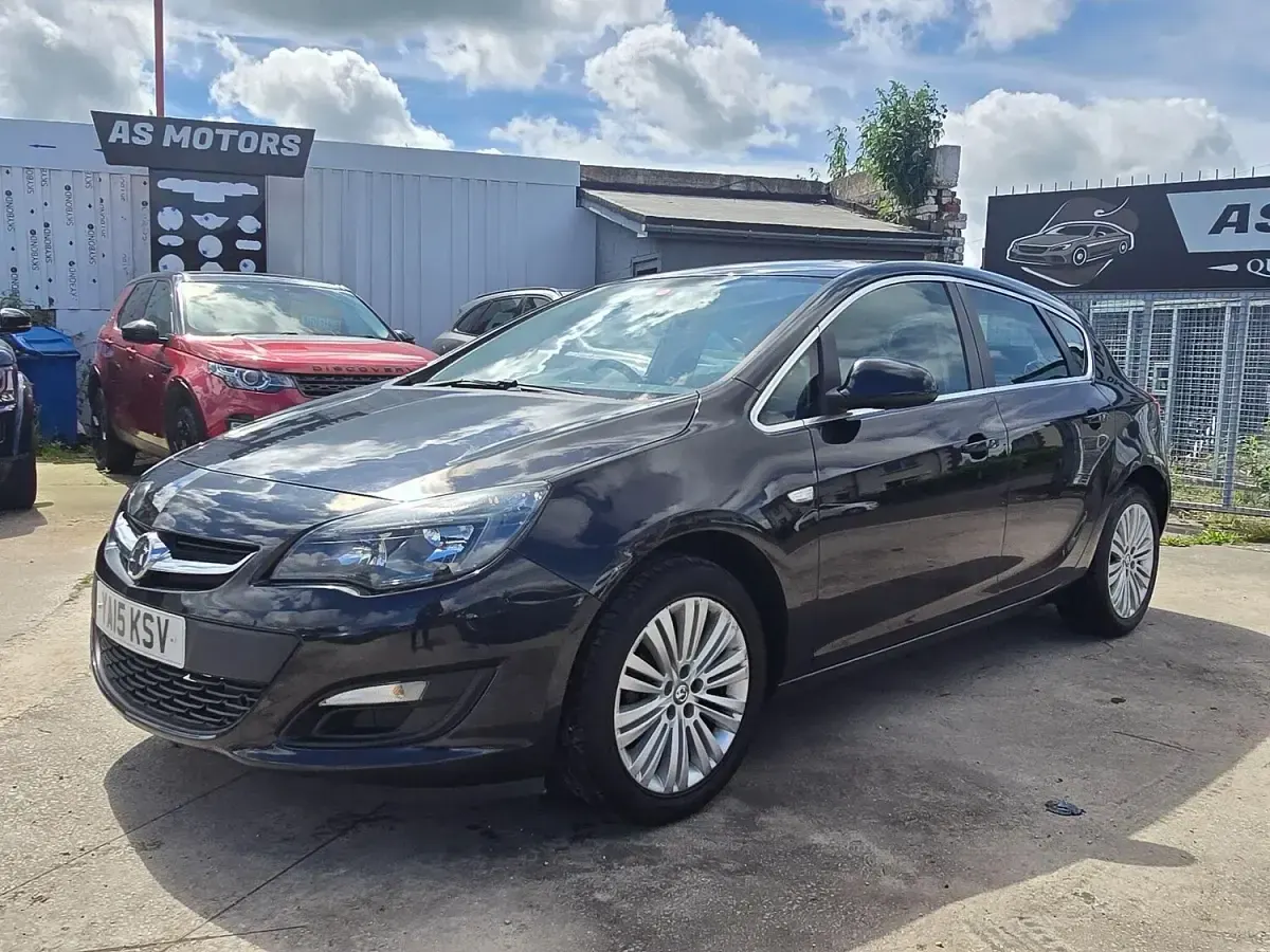 Used Vauxhall Astra Excite 2015 Black Hatchback