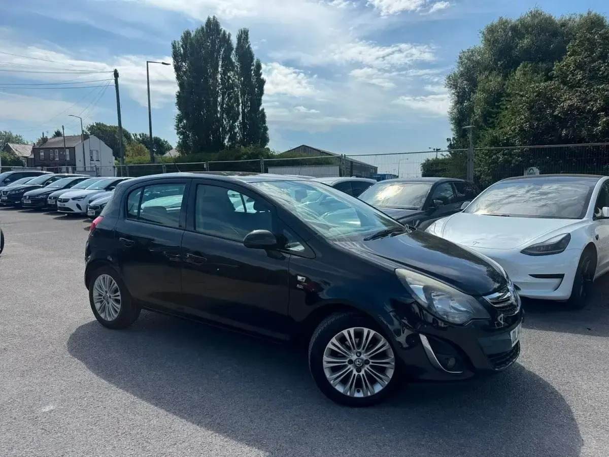 Used Vauxhall Corsa 100 HP (73 kW) 2014 Black Hatchback