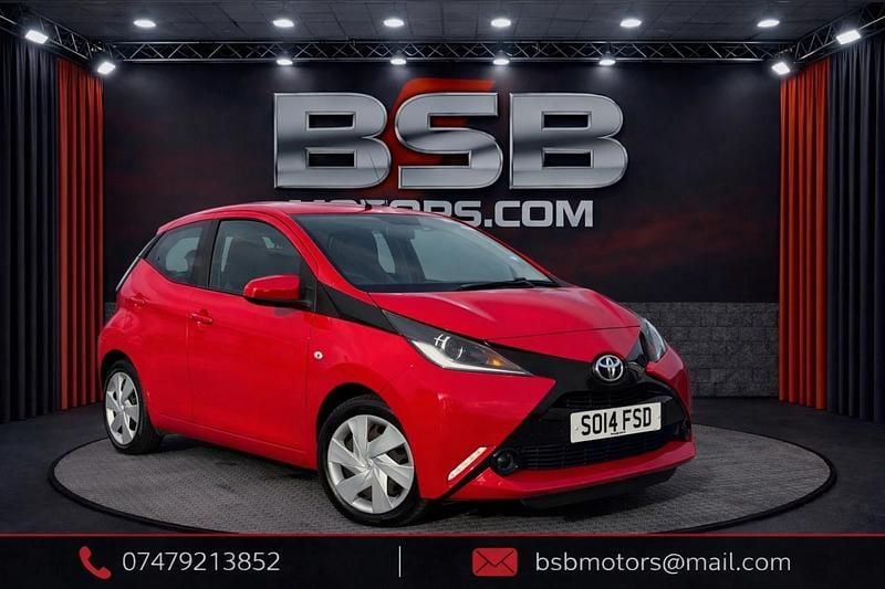 Usado Toyota Aygo X-play 2014 Vermelho Citadino