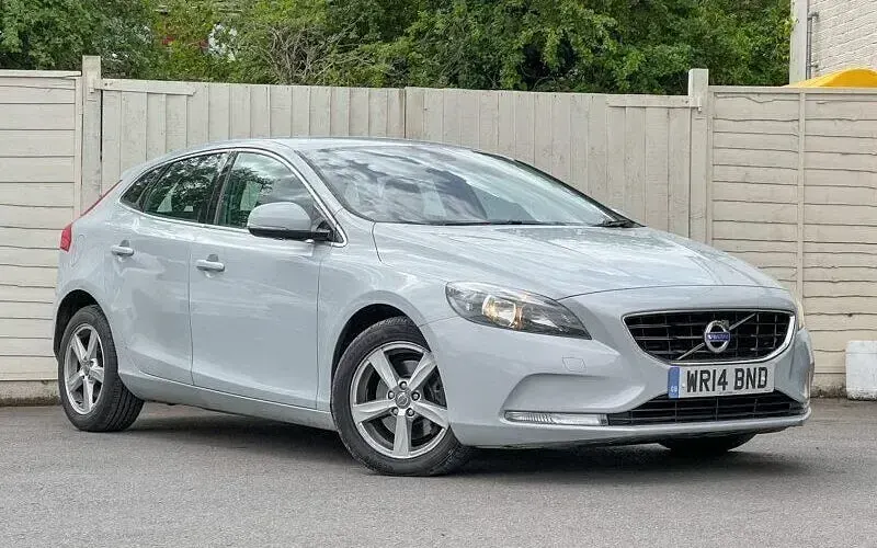 Used Volvo V40 SE 114 HP (83 kW) 2015 Hatchback