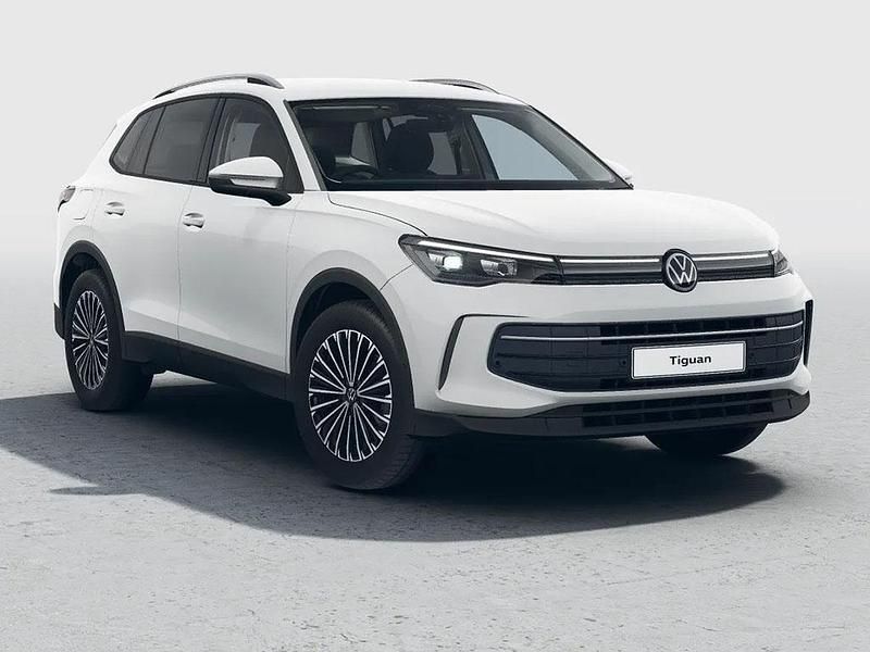White New 2025 VW Tiguan Match SUV | £35,743 (Good price) - Image 1/4