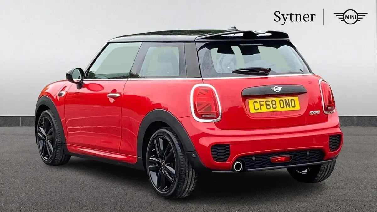 Used Mini Cooper Hatch 134 HP (98 kW) 2018 Red Hatchback