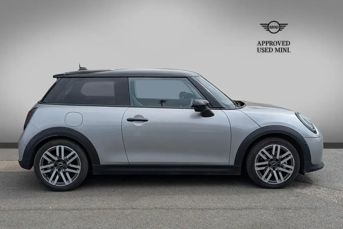 Used Mini Cooper Hatch 154 HP (113 kW) 2024 Silver Hatchback