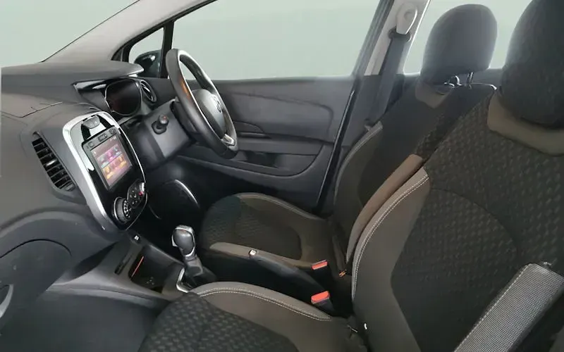 Used Renault Captur Dynamique 120 HP (88 kW) 2018 Grey/black SUV
