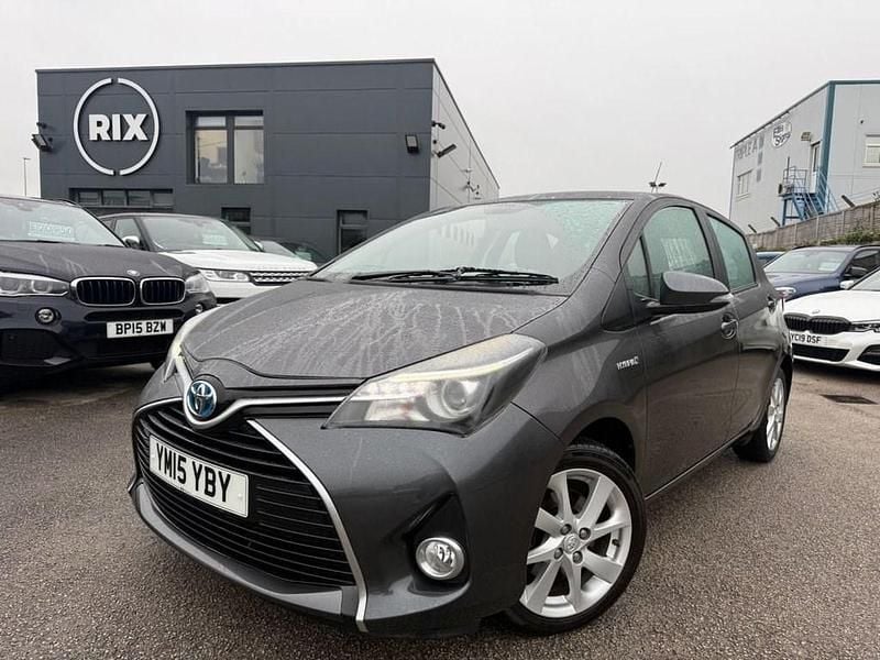 Grey Used 2015 Toyota Yaris Hybrid Hatchback | £10,450 (Fair price) - Image 1/4