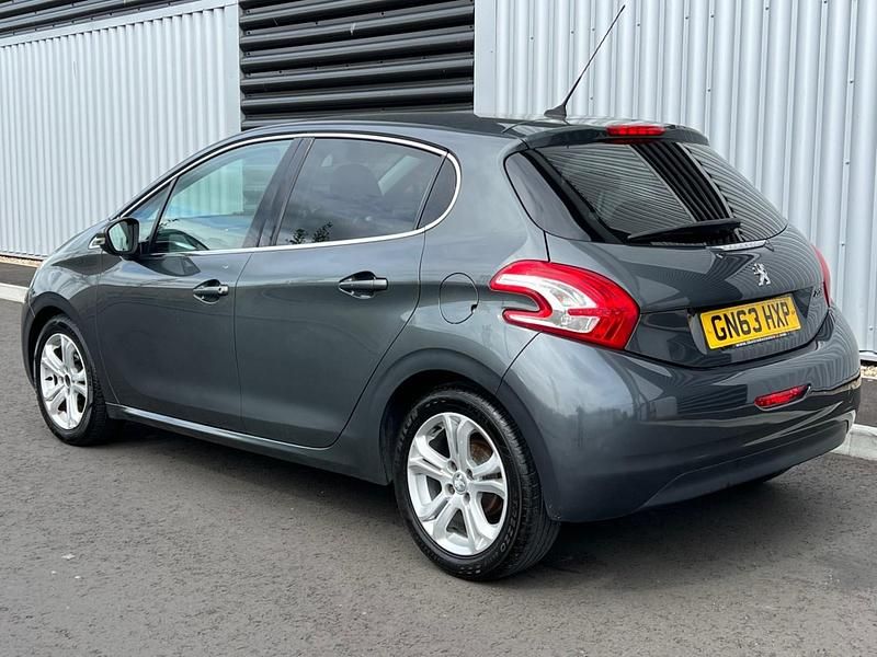 Used Peugeot 208 Allure 82 HP (60 kW) 2013 Grey Hatchback