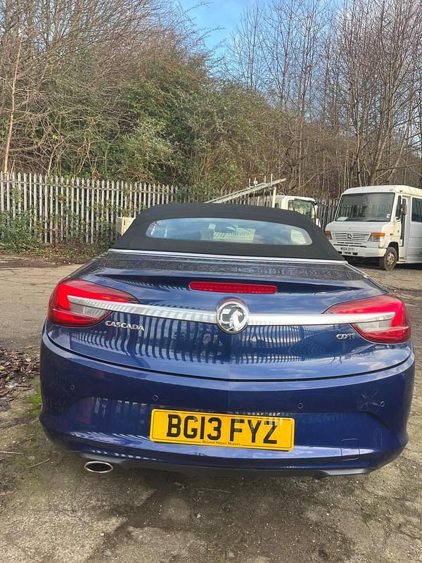 Second-hand Vauxhall Cascada 170 CP (125 kW) 2013 Albastru Cabrio